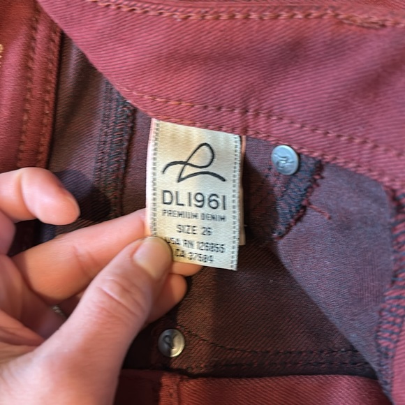DL1961 Emma Legging - maroon denim size 26 - Picture 3 of 4